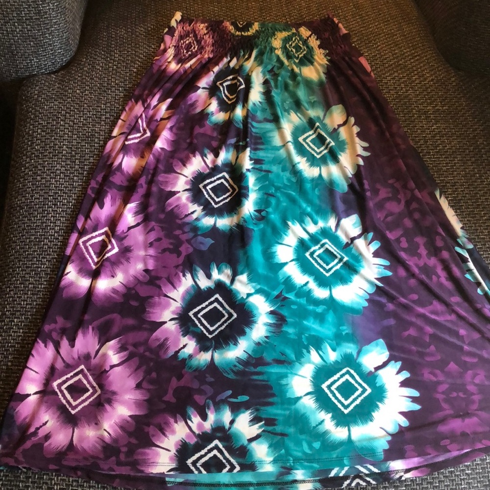 Beautiful skirt! - Picture 4 of 4